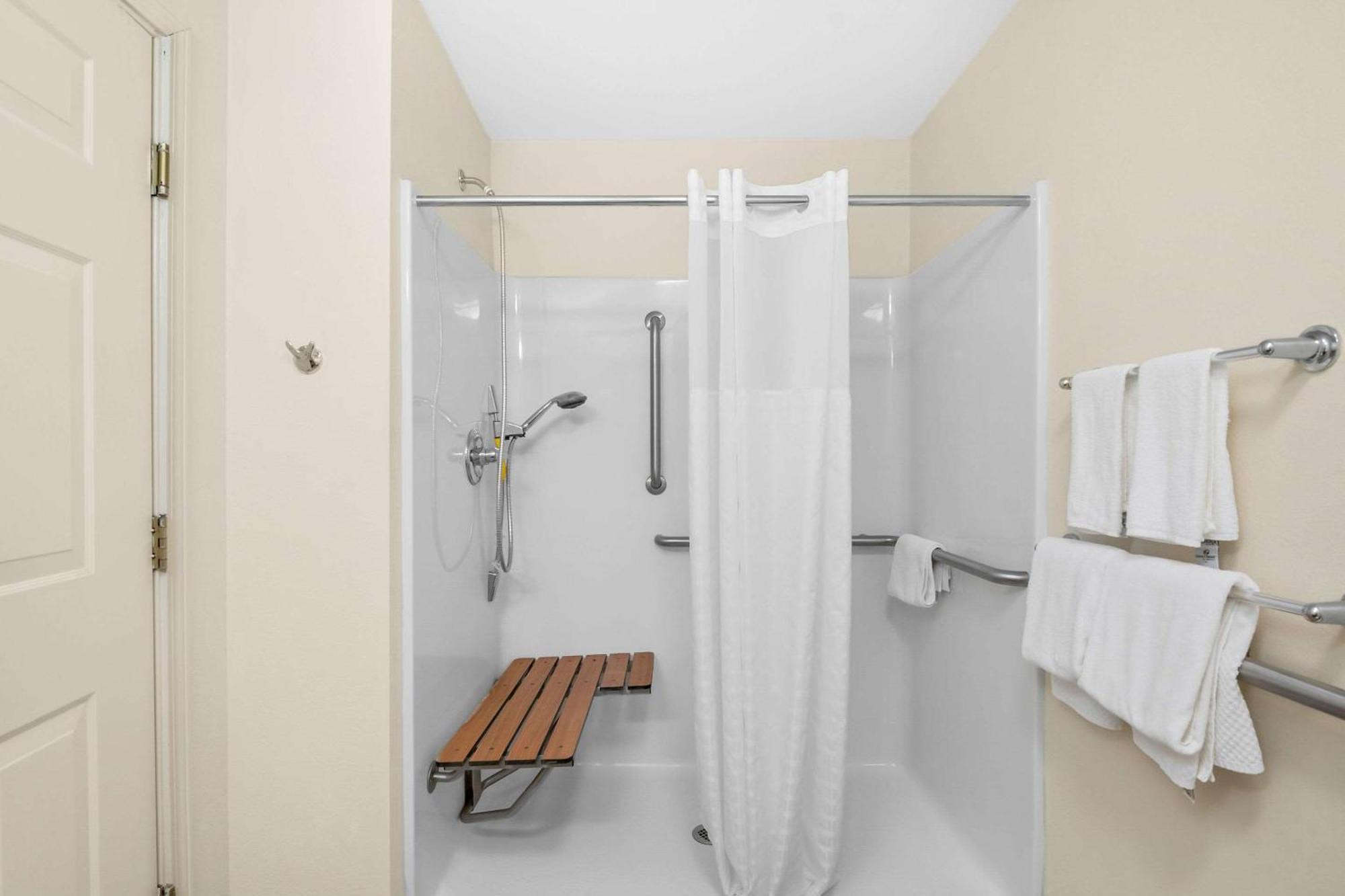 Quality Inn Queensbury Eksteriør bilde